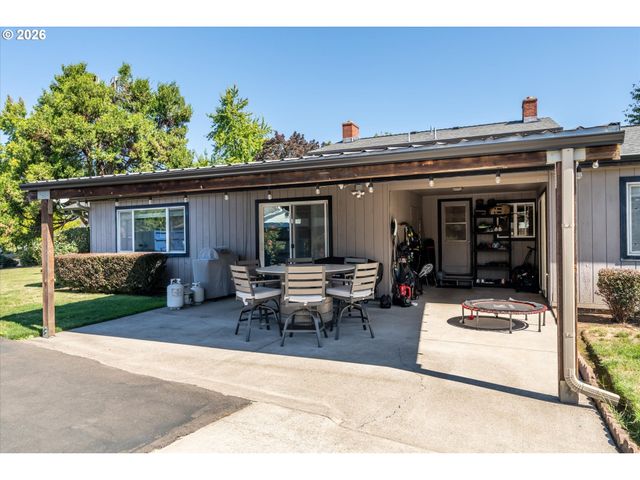 4360 CATALINA St, Eugene, OR 97402