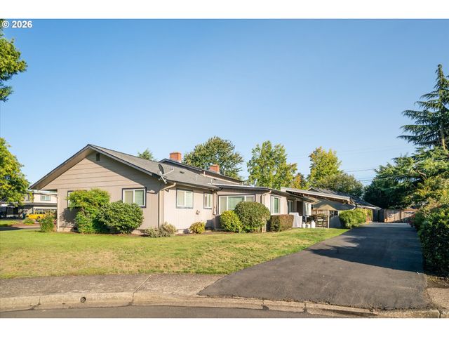 4360 CATALINA St, Eugene, OR 97402