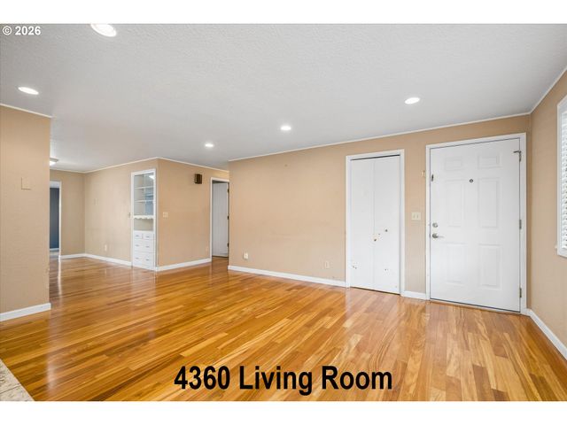 4360 CATALINA St, Eugene, OR 97402