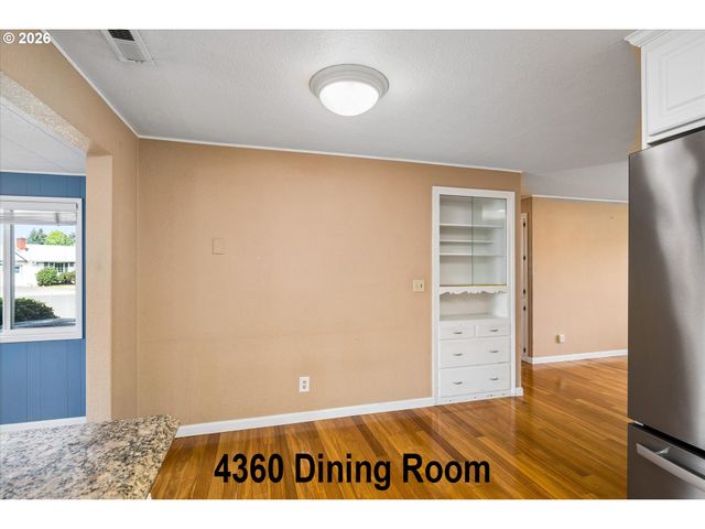 4360 CATALINA St, Eugene, OR 97402