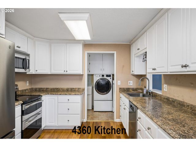 4360 CATALINA St, Eugene, OR 97402
