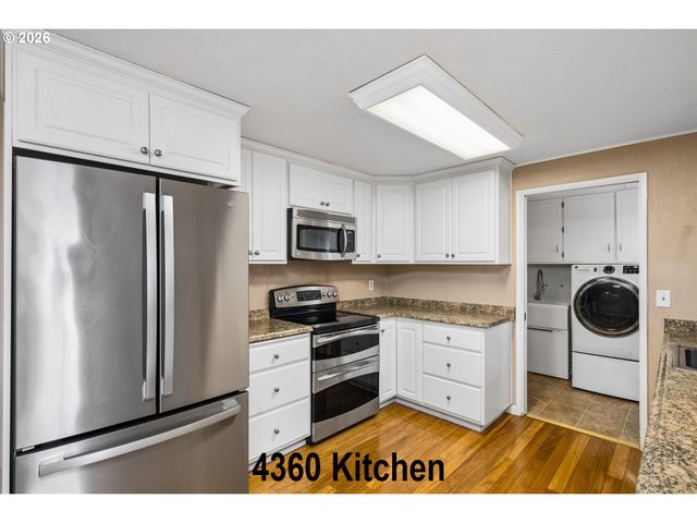 4360 CATALINA St, Eugene, OR 97402