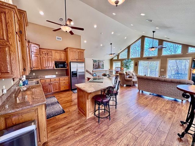 135 Wilshire Drive, Fairfield Bay, AR 72088