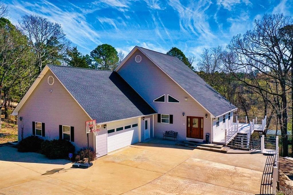 135 Wilshire Drive, Fairfield Bay, AR 72088