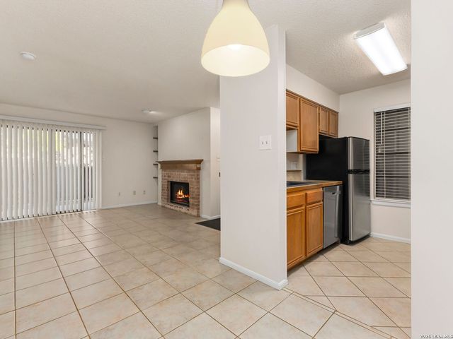 4212 Medical Dr Unit 416, San Antonio, TX 78229