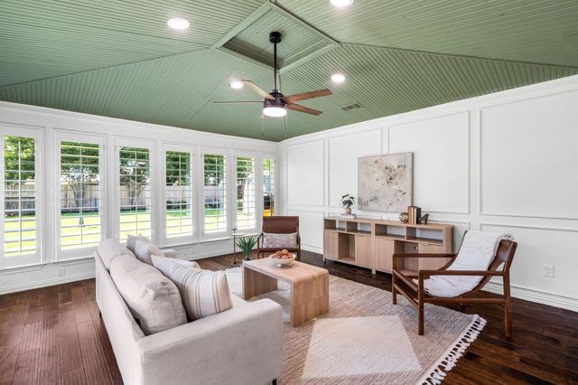 2809 Greg Drive, Bedford, TX 76021