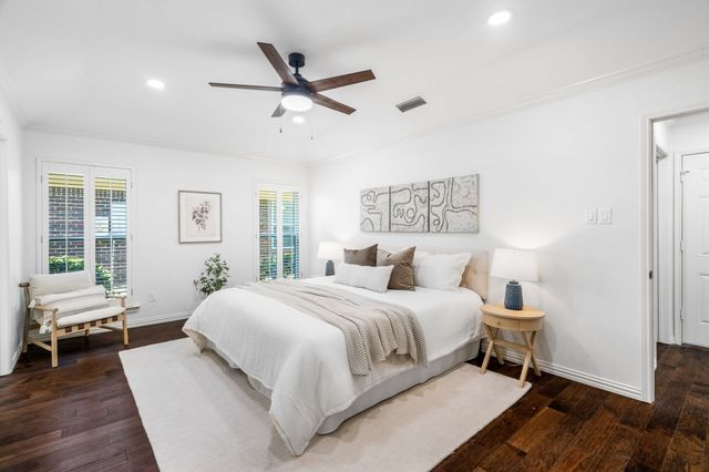 2809 Greg Drive, Bedford, TX 76021