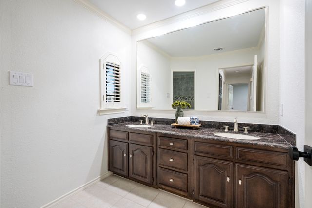 2809 Greg Drive, Bedford, TX 76021