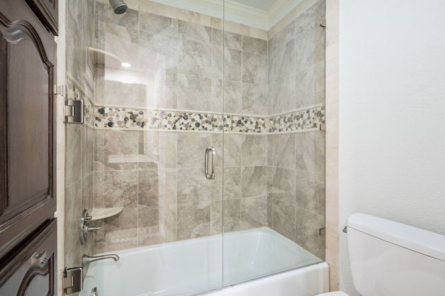2809 Greg Drive, Bedford, TX 76021