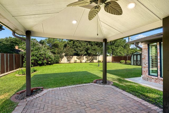 2809 Greg Drive, Bedford, TX 76021