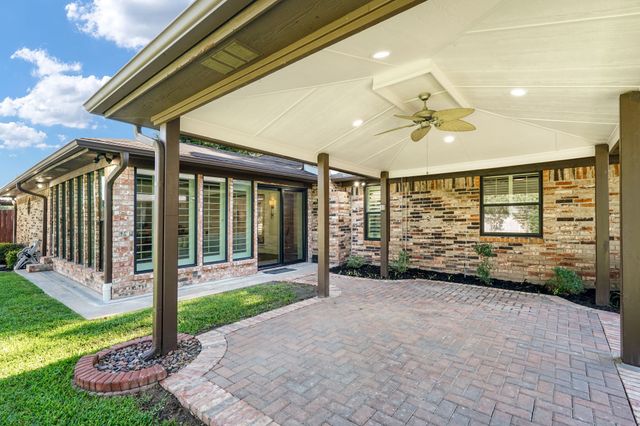 2809 Greg Drive, Bedford, TX 76021