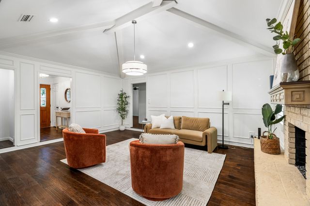 2809 Greg Drive, Bedford, TX 76021