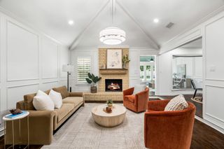 2809 Greg Drive, Bedford, TX 76021