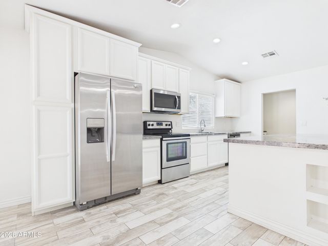 945 N Central Drive, Chandler, AZ 85224