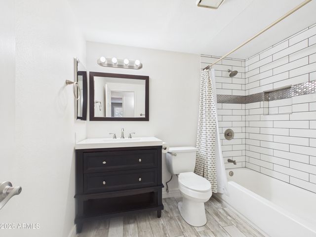 945 N Central Drive, Chandler, AZ 85224