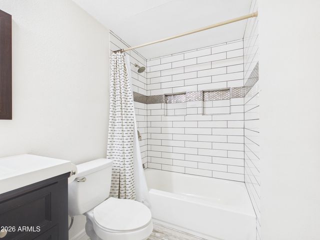 945 N Central Drive, Chandler, AZ 85224