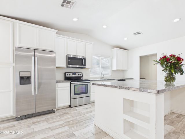 945 N Central Drive, Chandler, AZ 85224