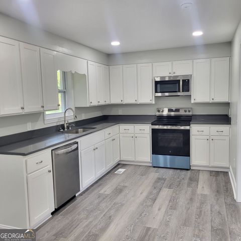 202 Pineview Circle, Valley, AL 36854