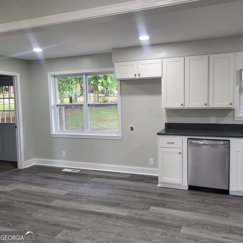 202 Pineview Circle, Valley, AL 36854