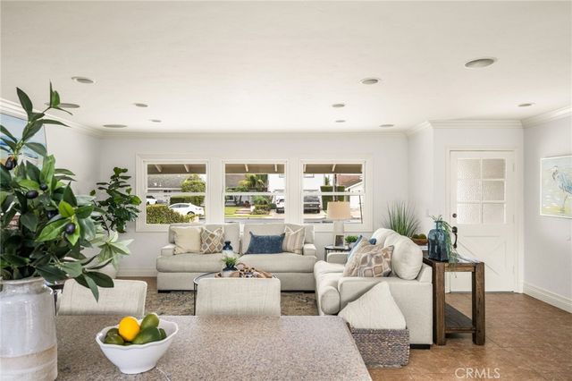 17751 Lewis, Huntington Beach, CA 92647