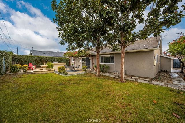 17751 Lewis, Huntington Beach, CA 92647