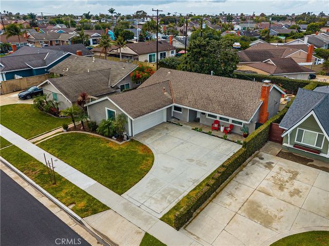 17751 Lewis, Huntington Beach, CA 92647