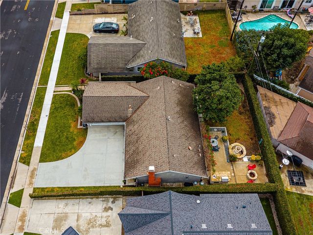 17751 Lewis, Huntington Beach, CA 92647