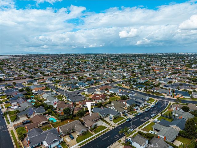 17751 Lewis, Huntington Beach, CA 92647