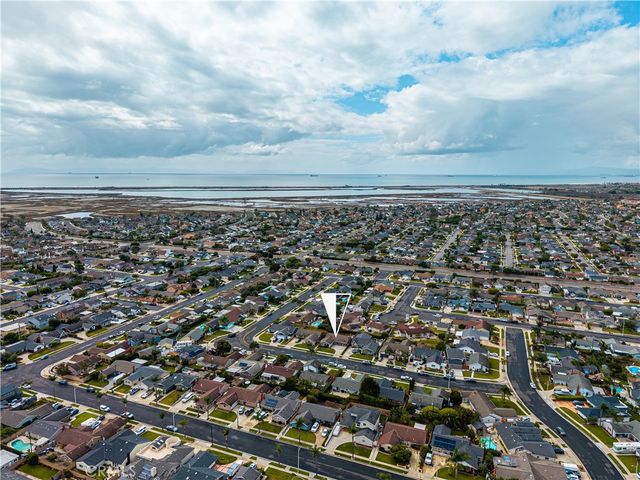 17751 Lewis, Huntington Beach, CA 92647