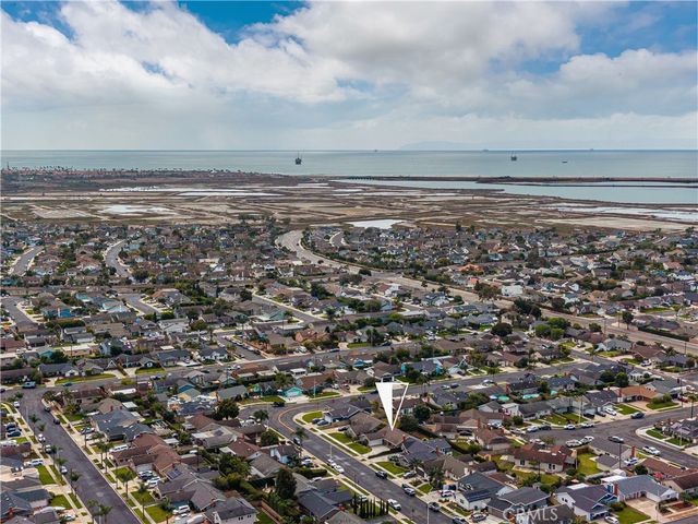 17751 Lewis, Huntington Beach, CA 92647