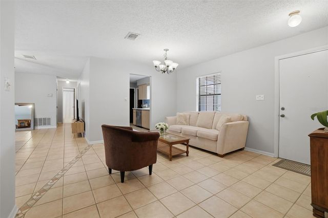 1525 JAGUAR CIRCLE, Apopka, FL 32712