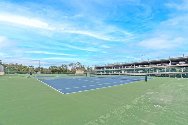 661 Bering Drive 404, Houston, TX 77057