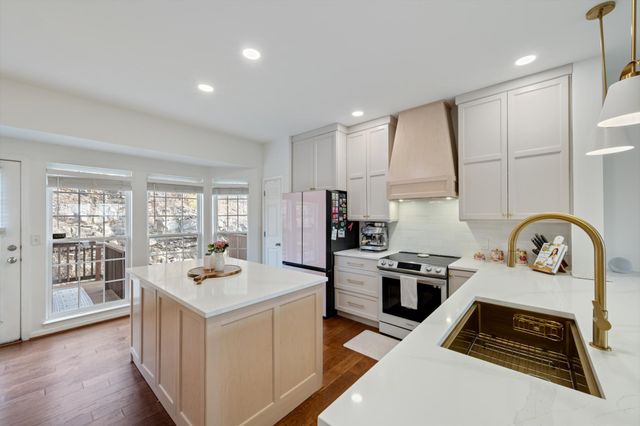 7277 Charlotte Pike Unit 261, Nashville, TN 37209