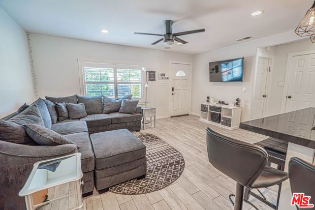 7044 Garden Grove Avenue, Los Angeles, CA 91335