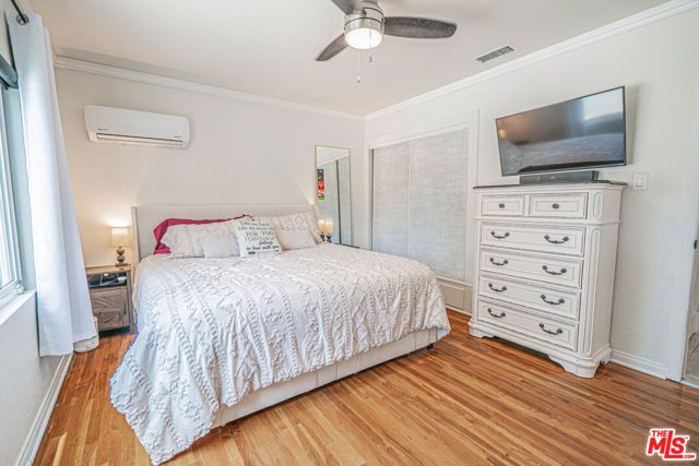 7044 Garden Grove Avenue, Los Angeles, CA 91335
