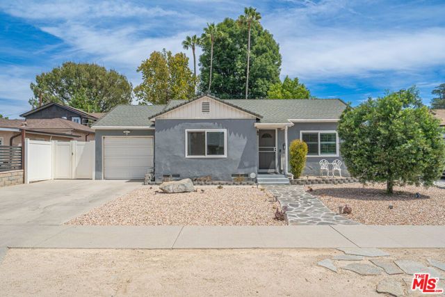 7044 Garden Grove Avenue, Los Angeles, CA 91335