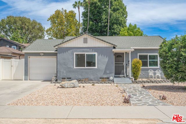 7044 Garden Grove Avenue, Los Angeles, CA 91335