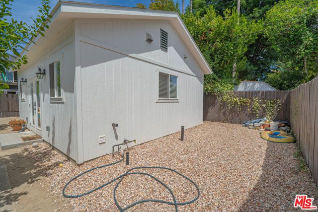 7044 Garden Grove Avenue, Los Angeles, CA 91335