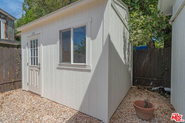 7044 Garden Grove Avenue, Los Angeles, CA 91335