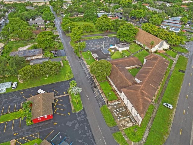 740 SW 10th St, Pompano Beach, FL 33060