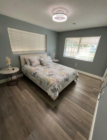 740 SW 10th St, Pompano Beach, FL 33060