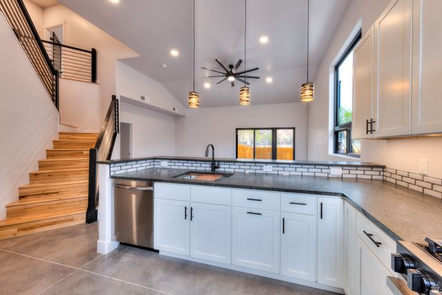 671 PALISADE DR, Moab, UT 84532