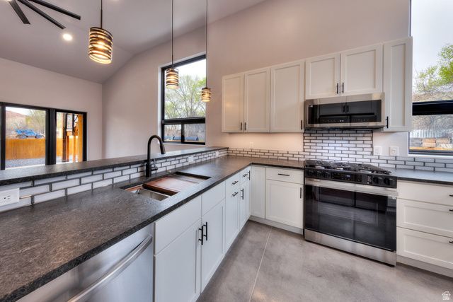 671 PALISADE DR, Moab, UT 84532