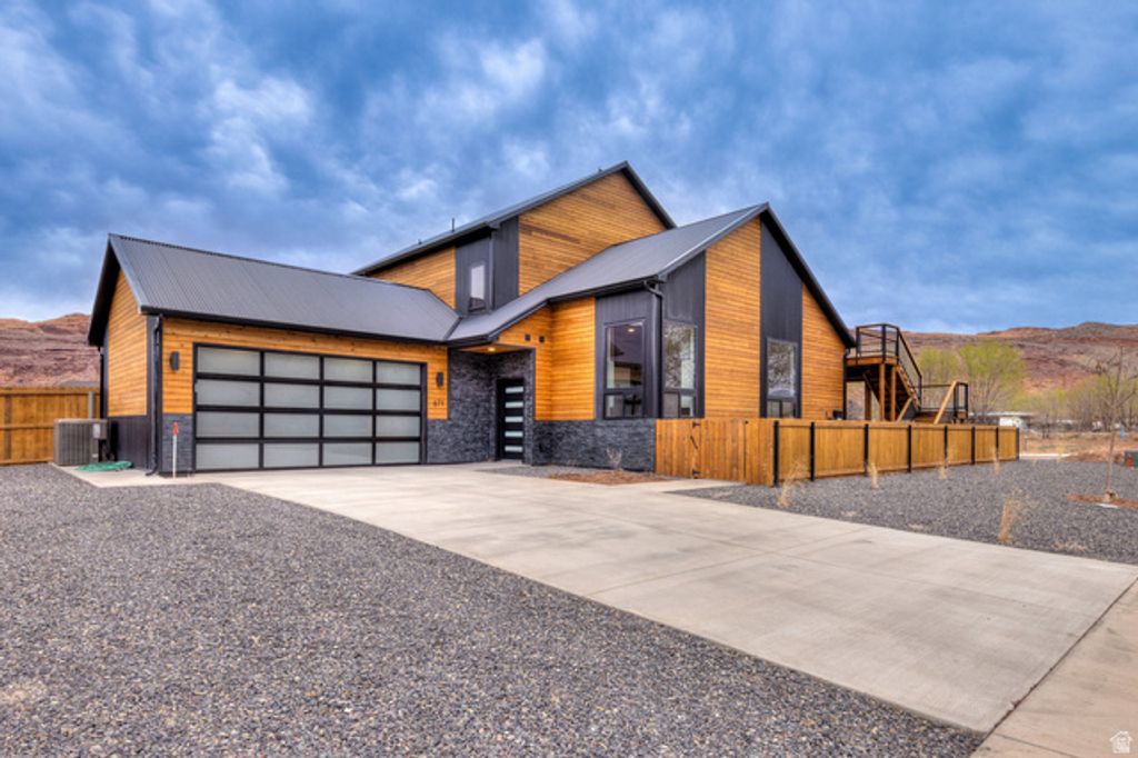 671 PALISADE DR, Moab, UT 84532