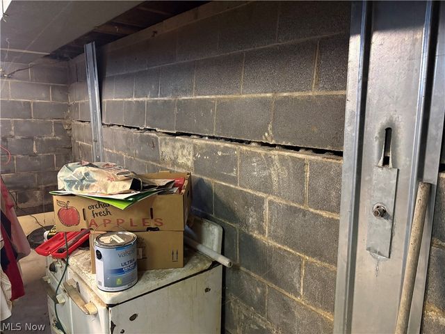 1835 Robindale Street, Wickliffe, OH 44092