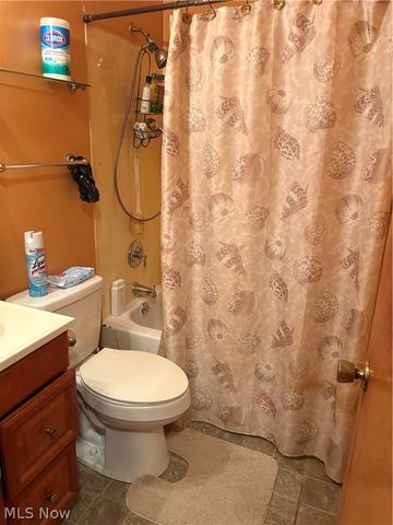 1835 Robindale Street, Wickliffe, OH 44092