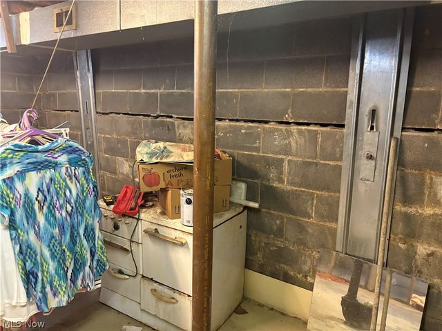 1835 Robindale Street, Wickliffe, OH 44092