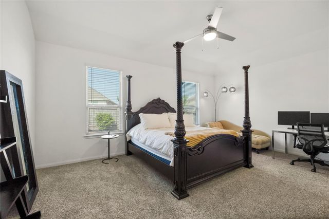 938 Youth Water Road, Montgomery, TX 77316