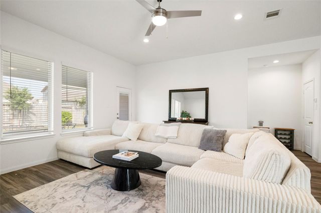 938 Youth Water Road, Montgomery, TX 77316