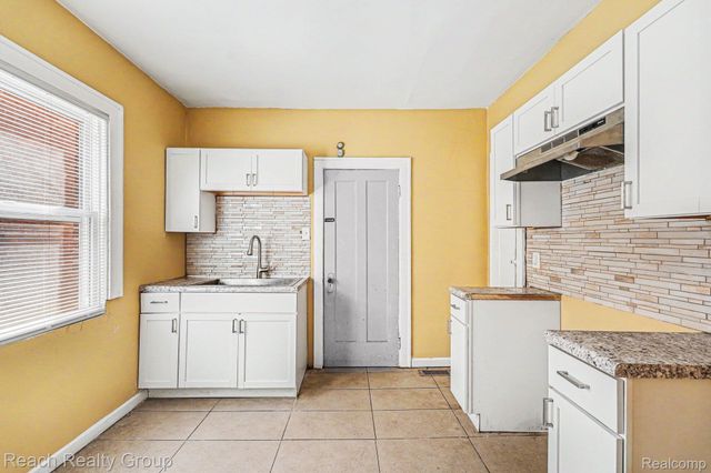2984 CLEMENTS Street, Detroit, MI 48238